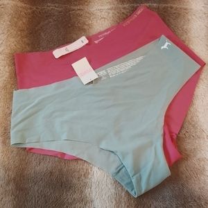 2 Pairs New w/Tags Victoria Secret / Pink No-show Panties Size Medium